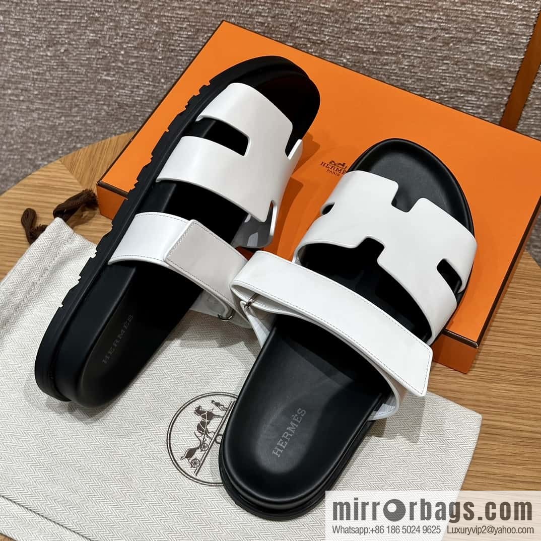 HERMES 180 CHYPRE SANDAL uncle shoes, lambskin/Natural lambskin lininh white/01/Blanc