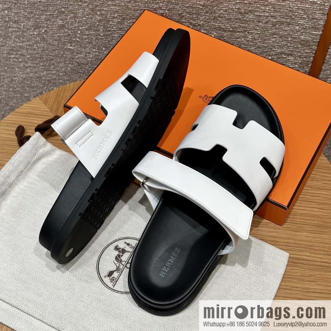 HERMES 180 CHYPRE SANDAL uncle shoes, lambskin/Natural lambskin lininh white/01/Blanc