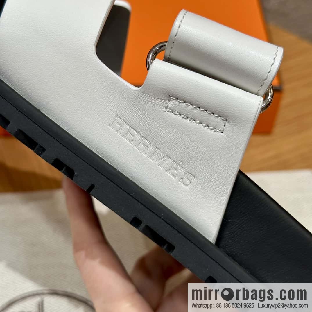 HERMES 180 CHYPRE SANDAL uncle shoes, lambskin/Natural lambskin lininh white/01/Blanc