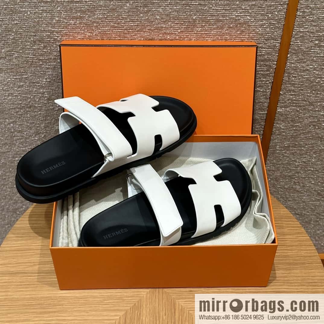 HERMES 180 CHYPRE SANDAL uncle shoes, lambskin/Natural lambskin lininh white/01/Blanc