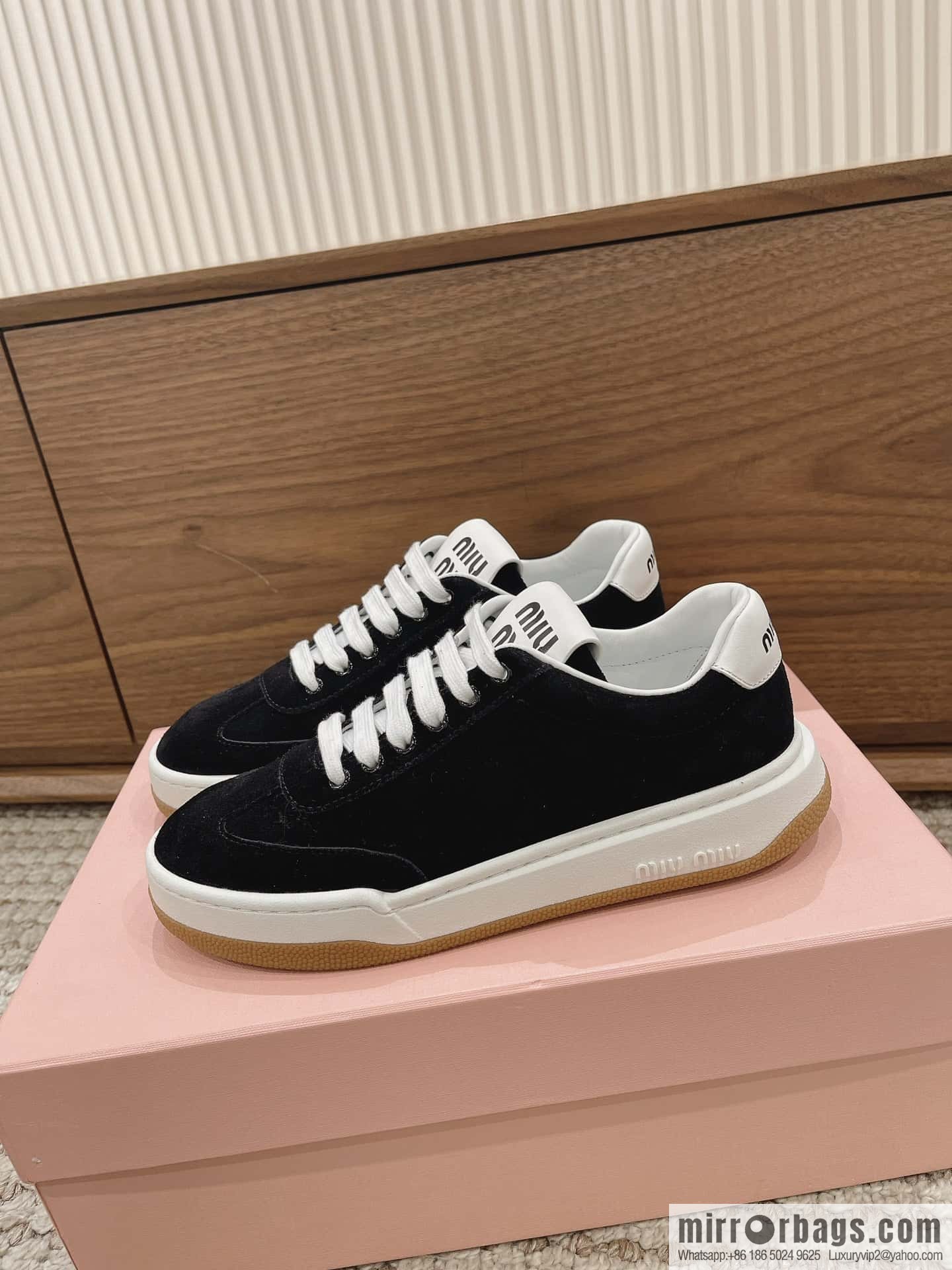 Miumiu ss24 new arrival~ miu's 2024 early spring new lace-up casual shoes, this lace-up casual shoes
