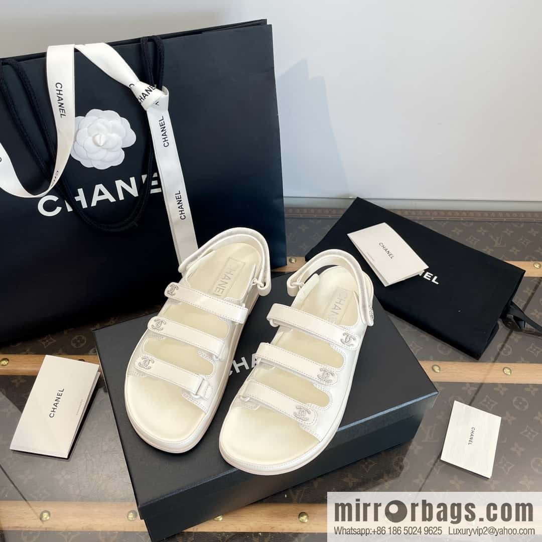 Purchasing grade 𝗖𝗛*𝗔𝗡𝗟|| Xiaoxiang crystal diamond buckle three bars, Velcro beach model