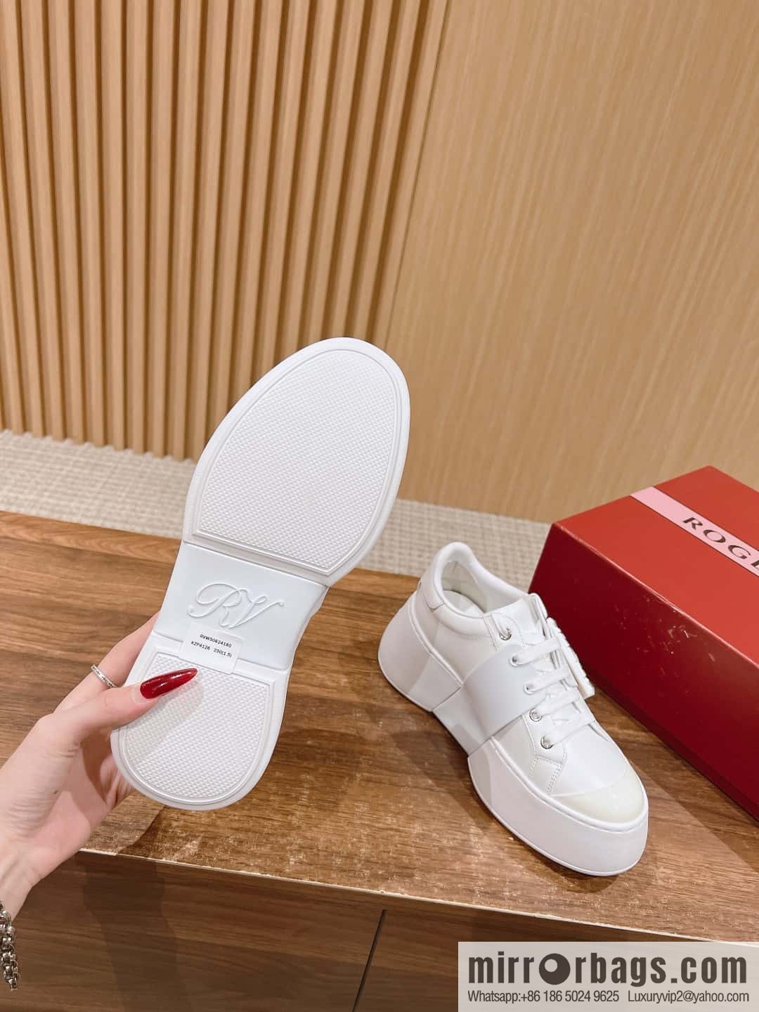 # ππ¨π ππ« ππ’π―π’ππ« Roger Vivia, new platform white shoes