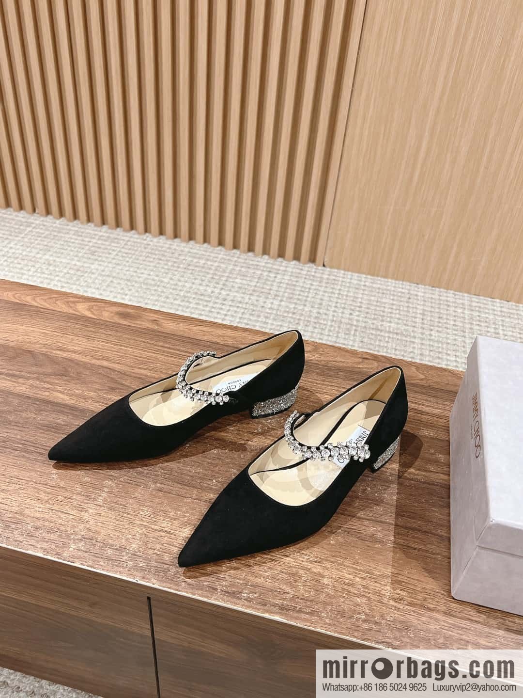 [】𝐉𝐢𝐦𝐦𝐲 𝐂𝐡𝐨𝐨# Zhou Yangjie classic word diamond belt Mary Jane shoes