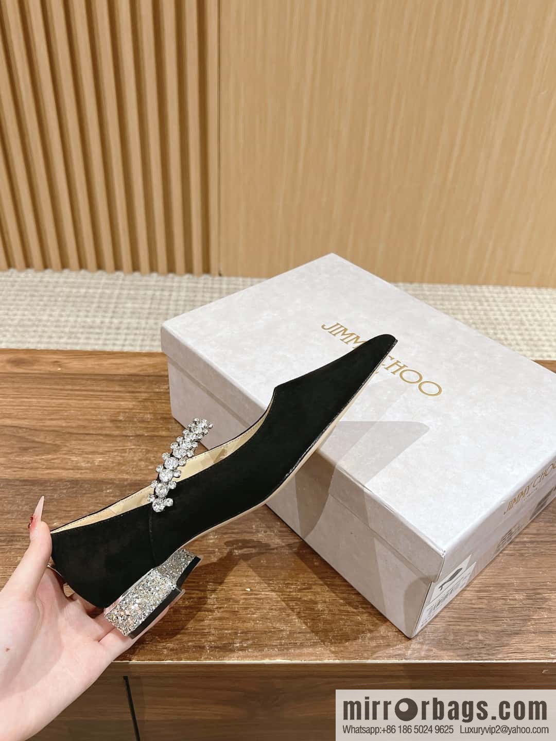 [】𝐉𝐢𝐦𝐦𝐲 𝐂𝐡𝐨𝐨# Zhou Yangjie classic word diamond belt Mary Jane shoes