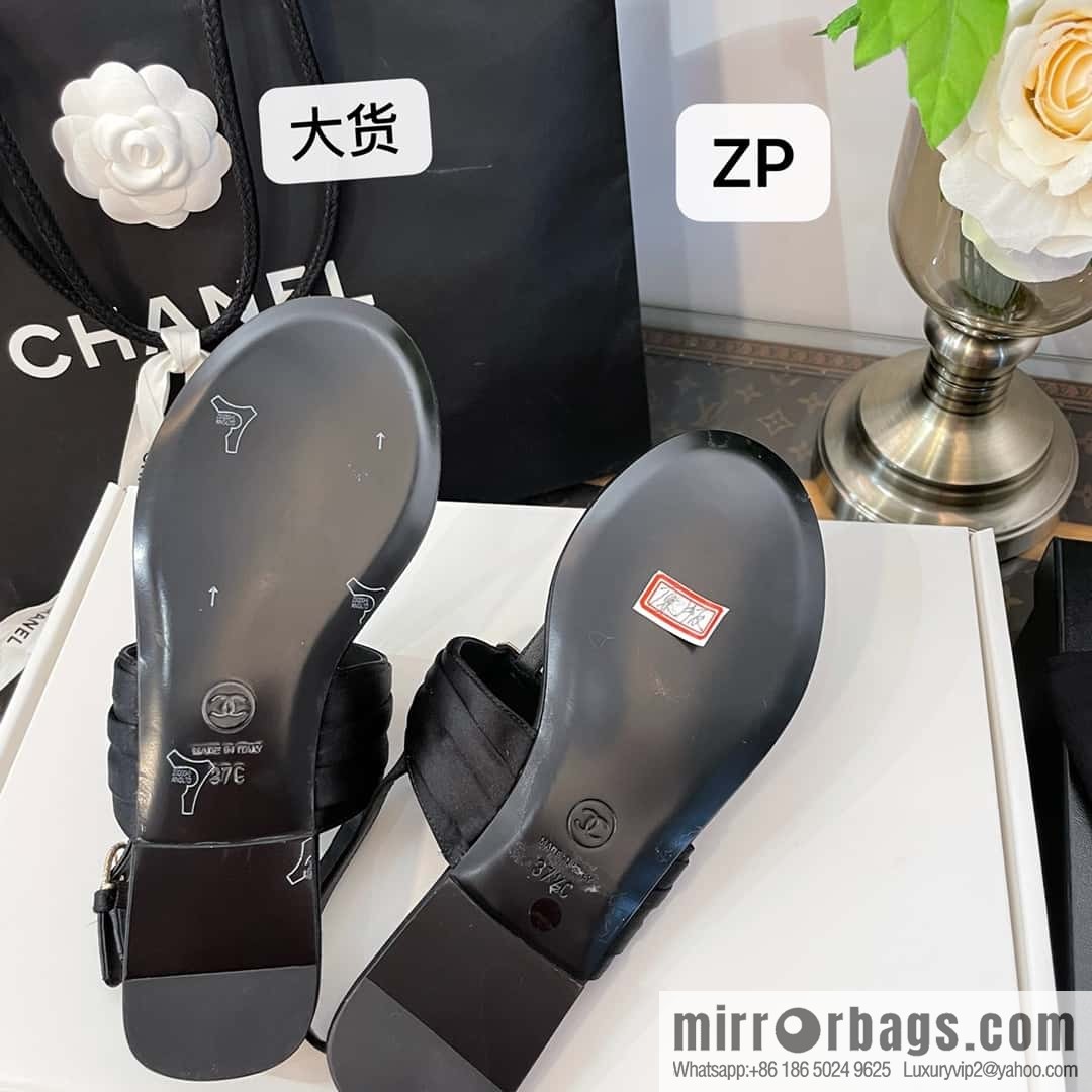 Purchasing grade 𝗖𝗛*𝗔𝗡𝗟| Xiaoxiang Satin water brick buckle, foot sandals