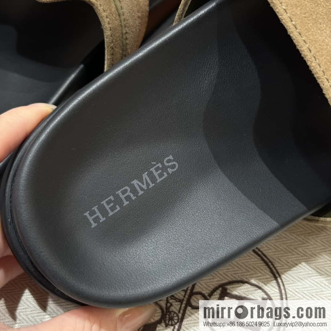 HERMES 258 Empire Pinch Trap, Grayish green/Grayish green suede/Chamois leather