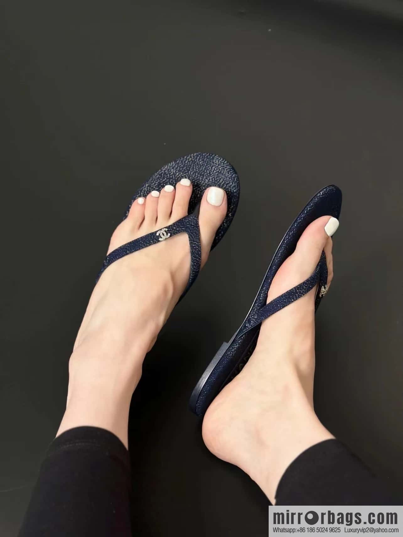 CHANEL Xiaoxiang Denim blue, double C rhinestone buckle flip-flop slippers