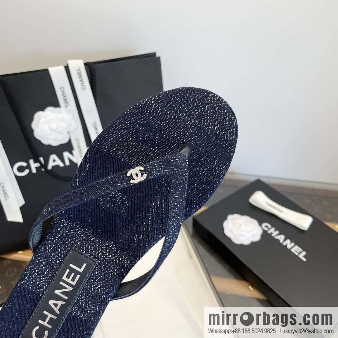 CHANEL Xiaoxiang Denim blue, double C rhinestone buckle flip-flop slippers