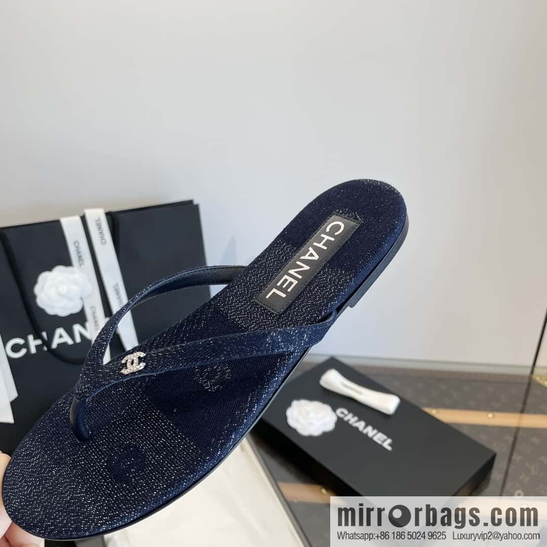 CHANEL Xiaoxiang Denim blue, double C rhinestone buckle flip-flop slippers