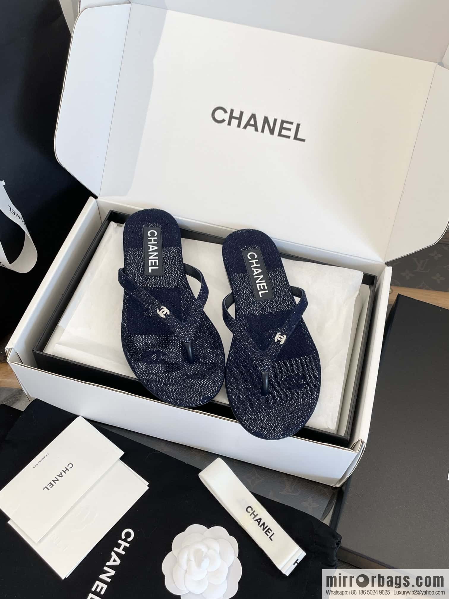 CHANEL Xiaoxiang Denim blue, double C rhinestone buckle flip-flop slippers