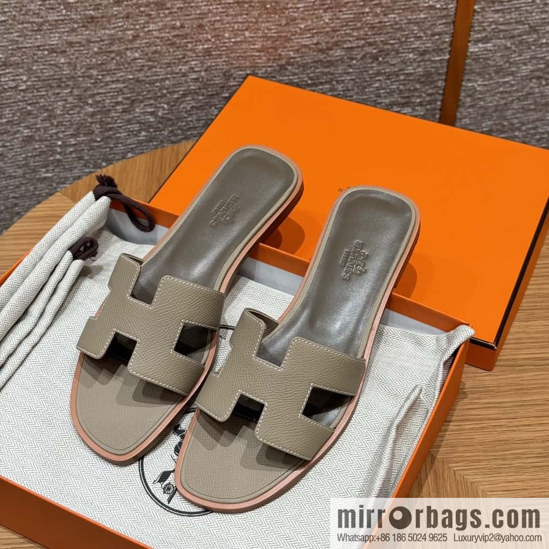 HERMES 181 Oran Slippers S2/Trench/Windbreaker Grey Epsom/Palmprint