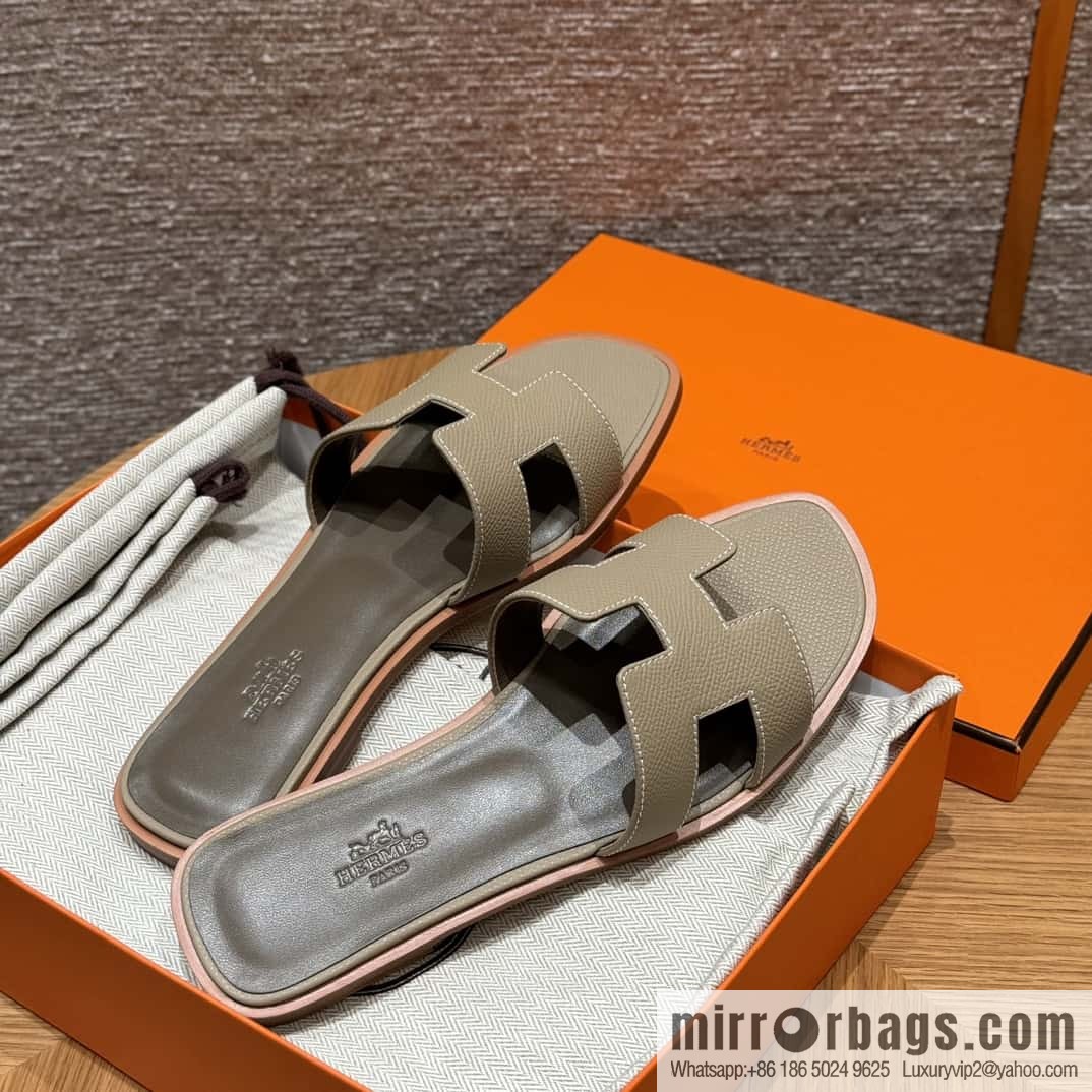 HERMES 181 Oran Slippers S2/Trench/Windbreaker Grey Epsom/Palmprint