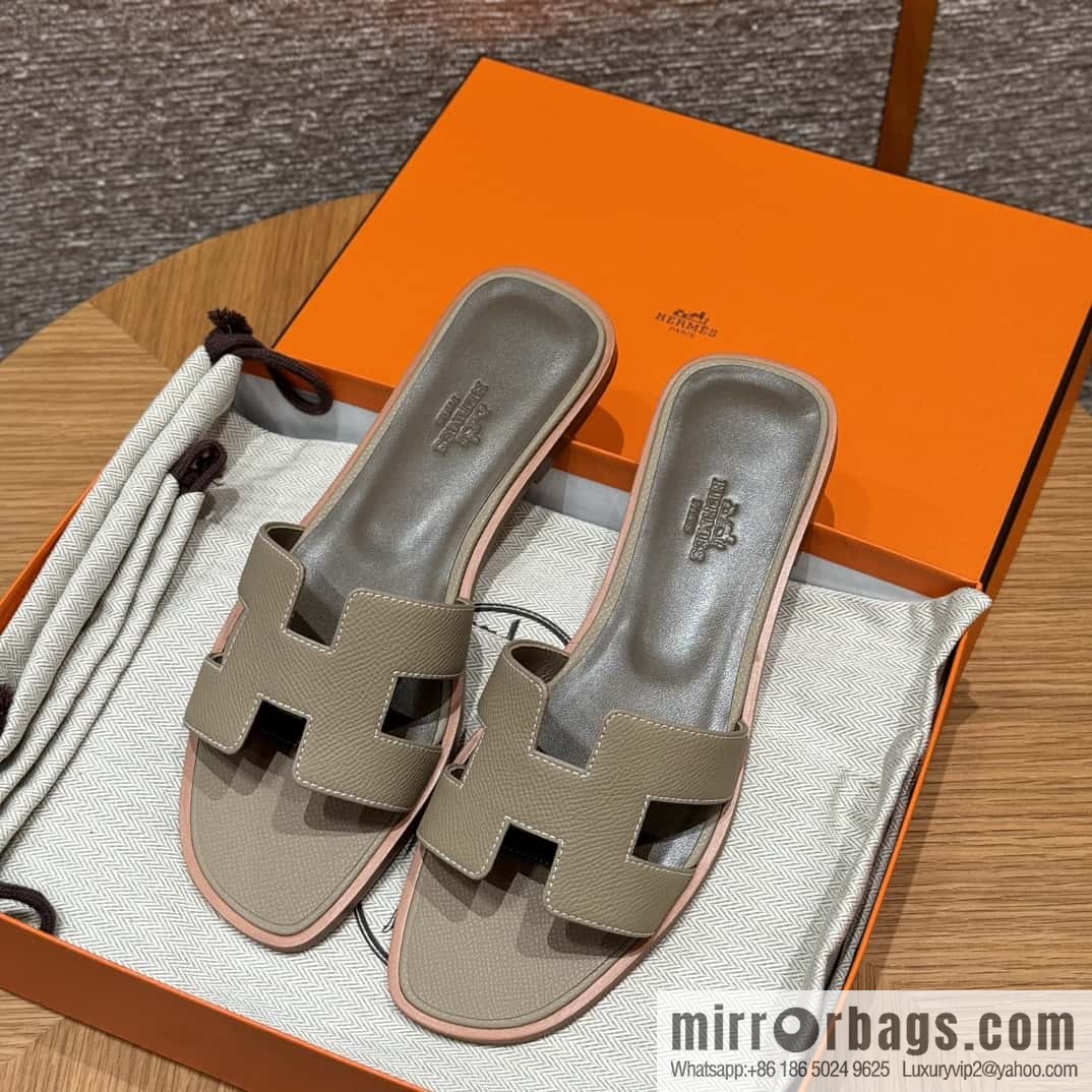 HERMES 181 Oran Slippers S2/Trench/Windbreaker Grey Epsom/Palmprint