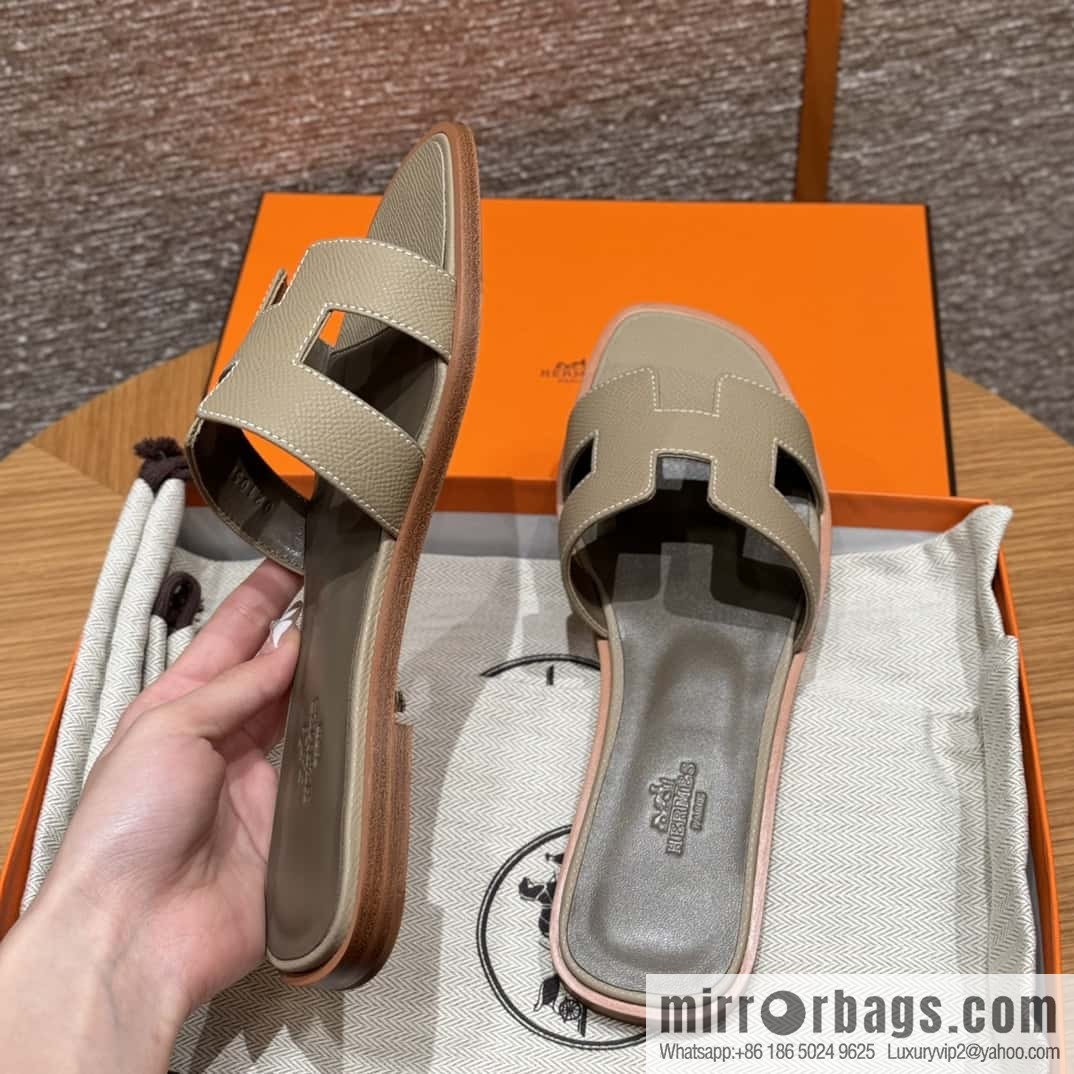 HERMES 181 Oran Slippers S2/Trench/Windbreaker Grey Epsom/Palmprint