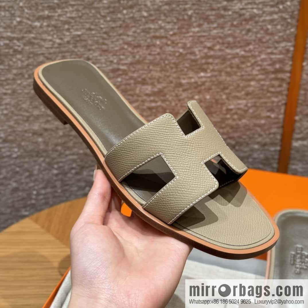 HERMES 181 Oran Slippers S2/Trench/Windbreaker Grey Epsom/Palmprint