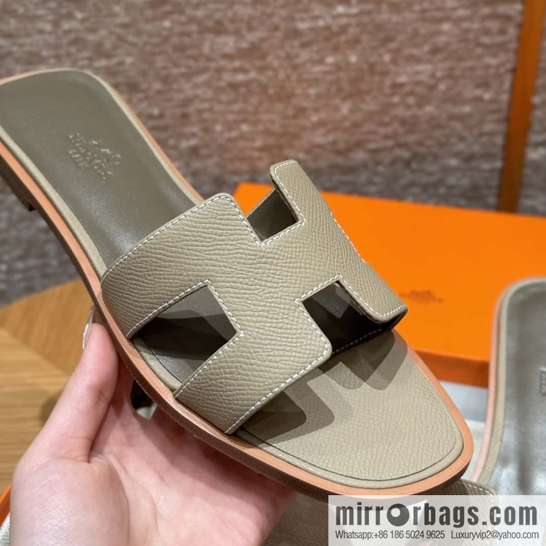 HERMES 181 Oran Slippers S2/Trench/Windbreaker Grey Epsom/Palmprint