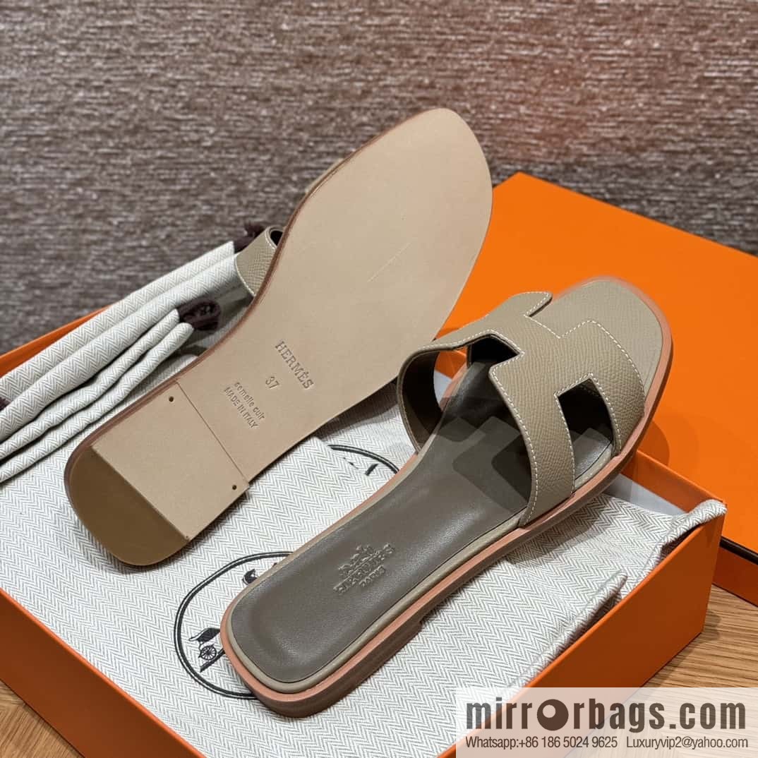 HERMES 181 Oran Slippers S2/Trench/Windbreaker Grey Epsom/Palmprint