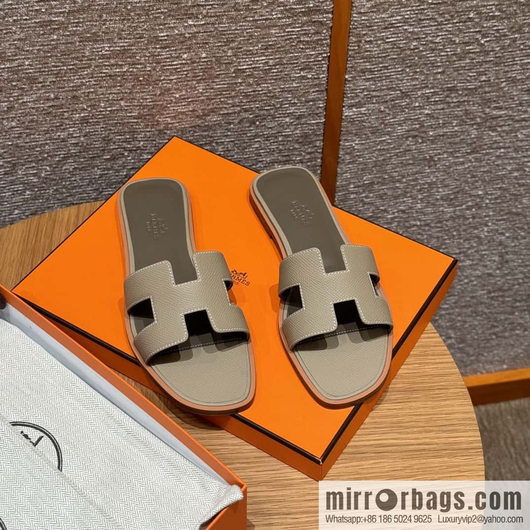 HERMES 181 Oran Slippers S2/Trench/Windbreaker Grey Epsom/Palmprint