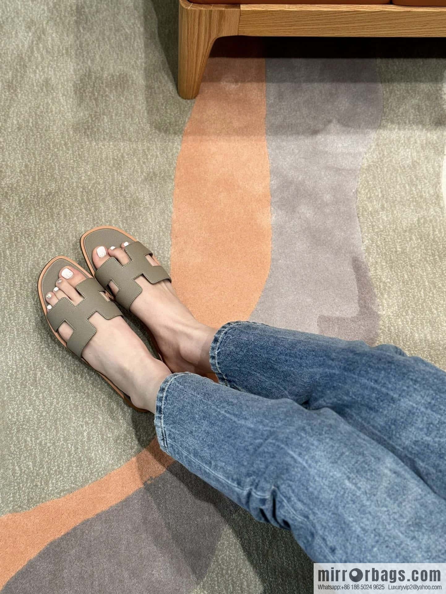 HERMES 181 Oran Slippers M8/Gris Asphalte/Asphalt Grey Epsom/Palmprint