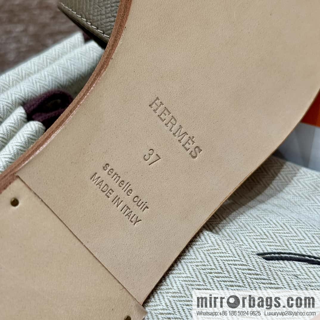 HERMES 181 Oran Slippers 18/Etoupe/Elephant Grey Epsom/Palmprint