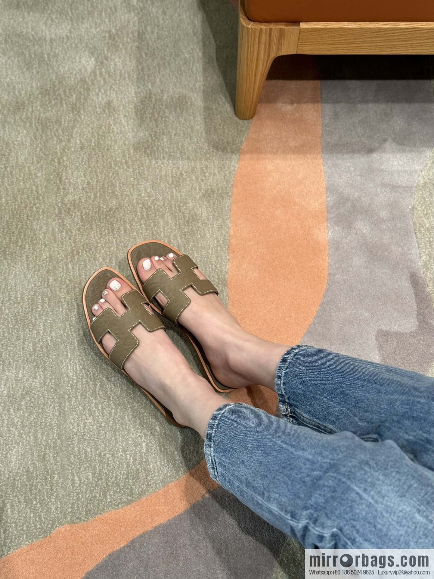 HERMES 181 Oran Slippers 18/Etoupe/Elephant Grey Epsom/Palmprint (Copy)