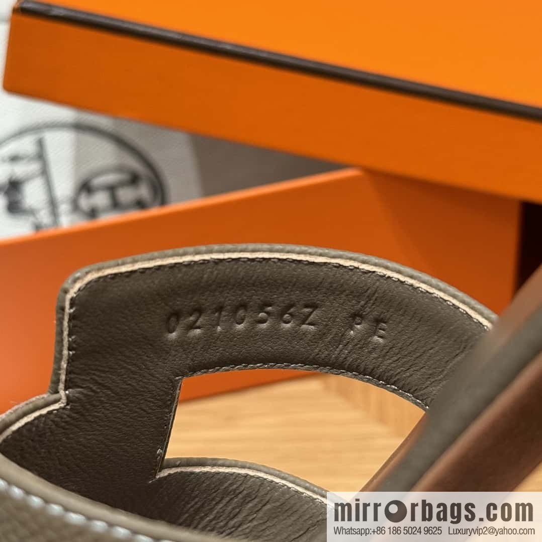 HERMES 181 Oran Slippers 18/Etoupe/Elephant Grey Epsom/Palmprint (Copy)