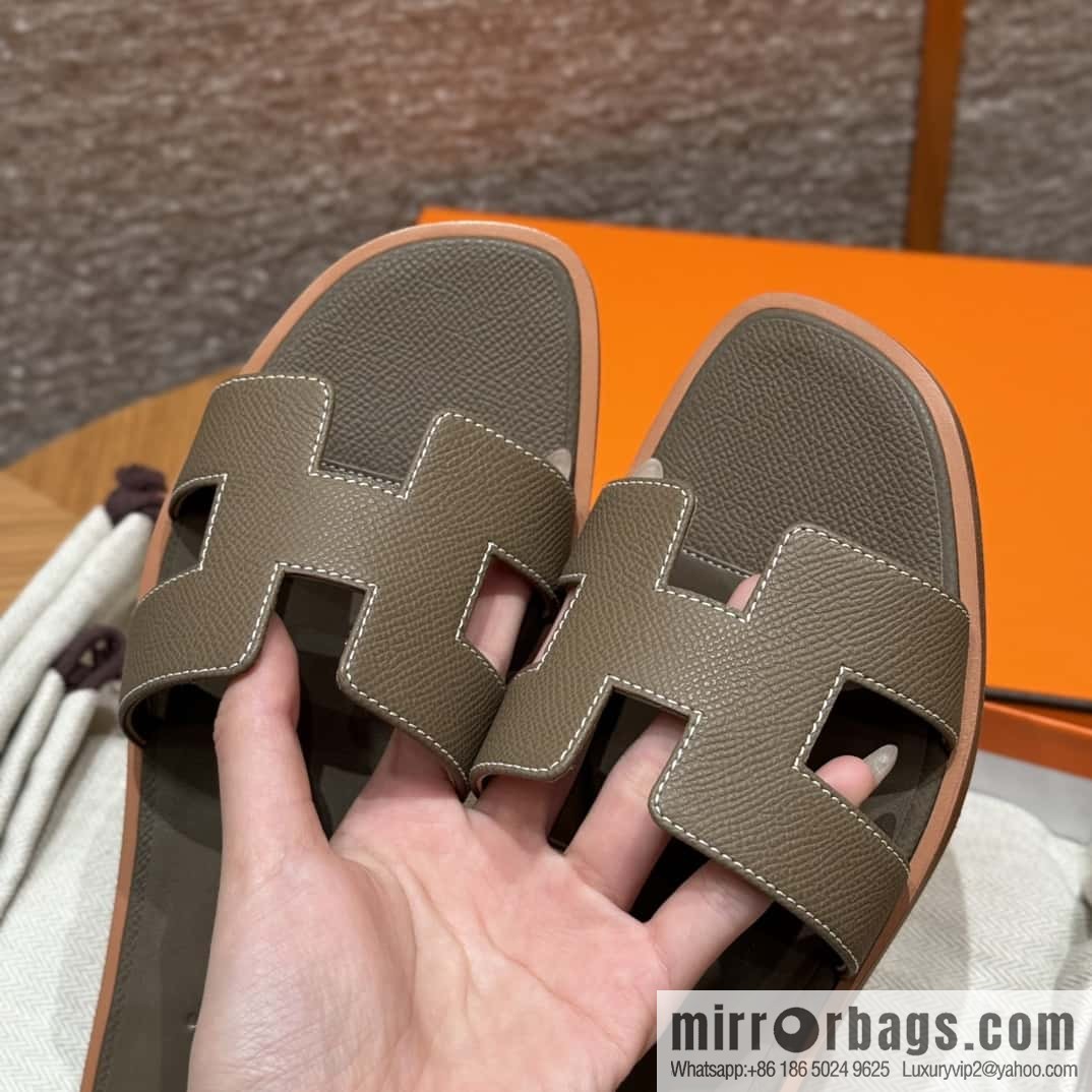 HERMES 181 Oran Slippers 18/Etoupe/Elephant Grey Epsom/Palmprint (Copy)