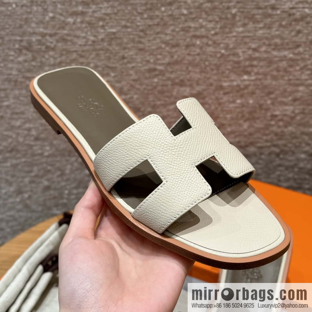 HERMES 181 Oran Slippers 10/Craie/Milkshake White Epsom/Palmprint