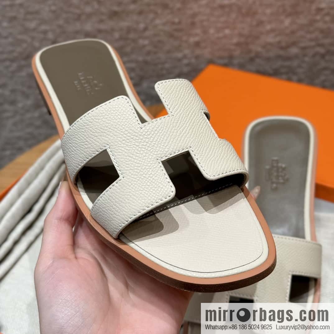 HERMES 181 Oran Slippers 10/Craie/Milkshake White Epsom/Palmprint