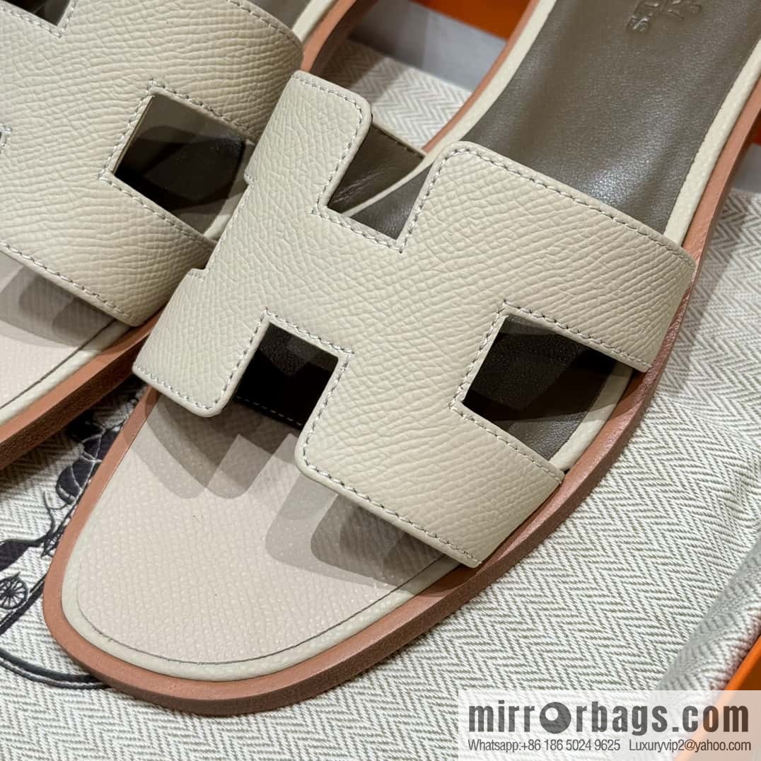 HERMES 181 Oran Slippers 10/Craie/Milkshake White Epsom/Palmprint