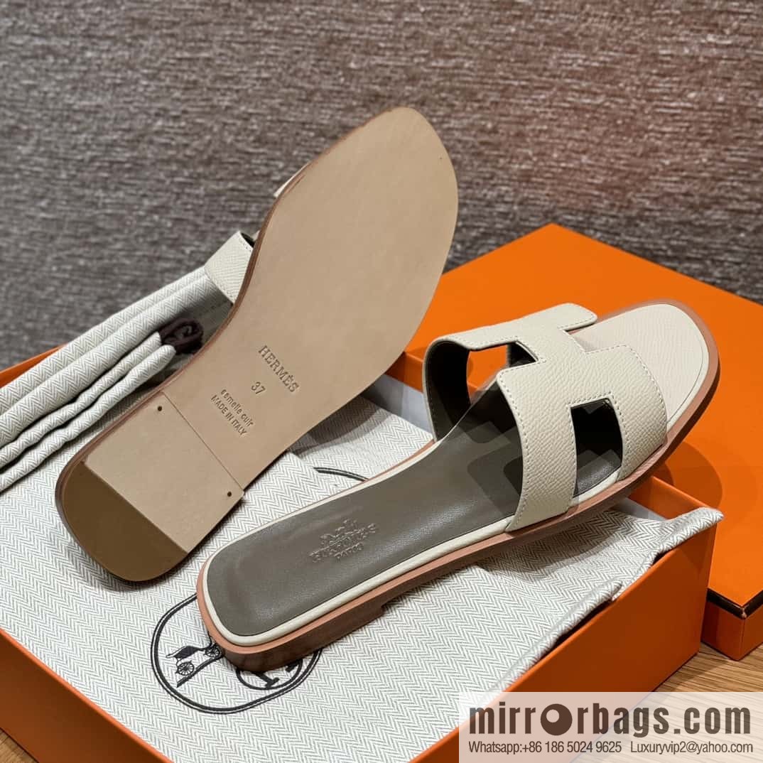 HERMES 181 Oran Slippers 10/Craie/Milkshake White Epsom/Palmprint
