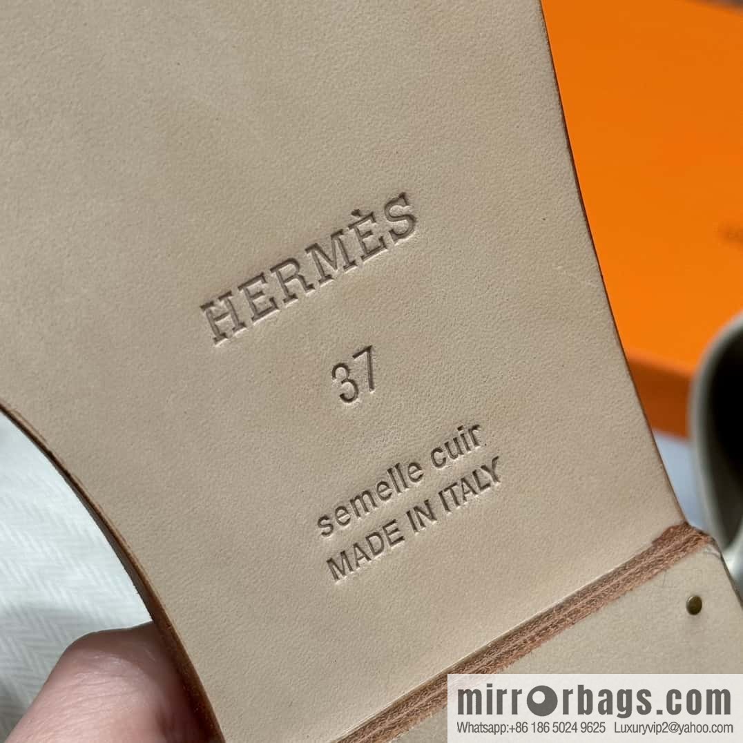 HERMES 181 Oran Slippers 10/Craie/Milkshake White Epsom/Palmprint