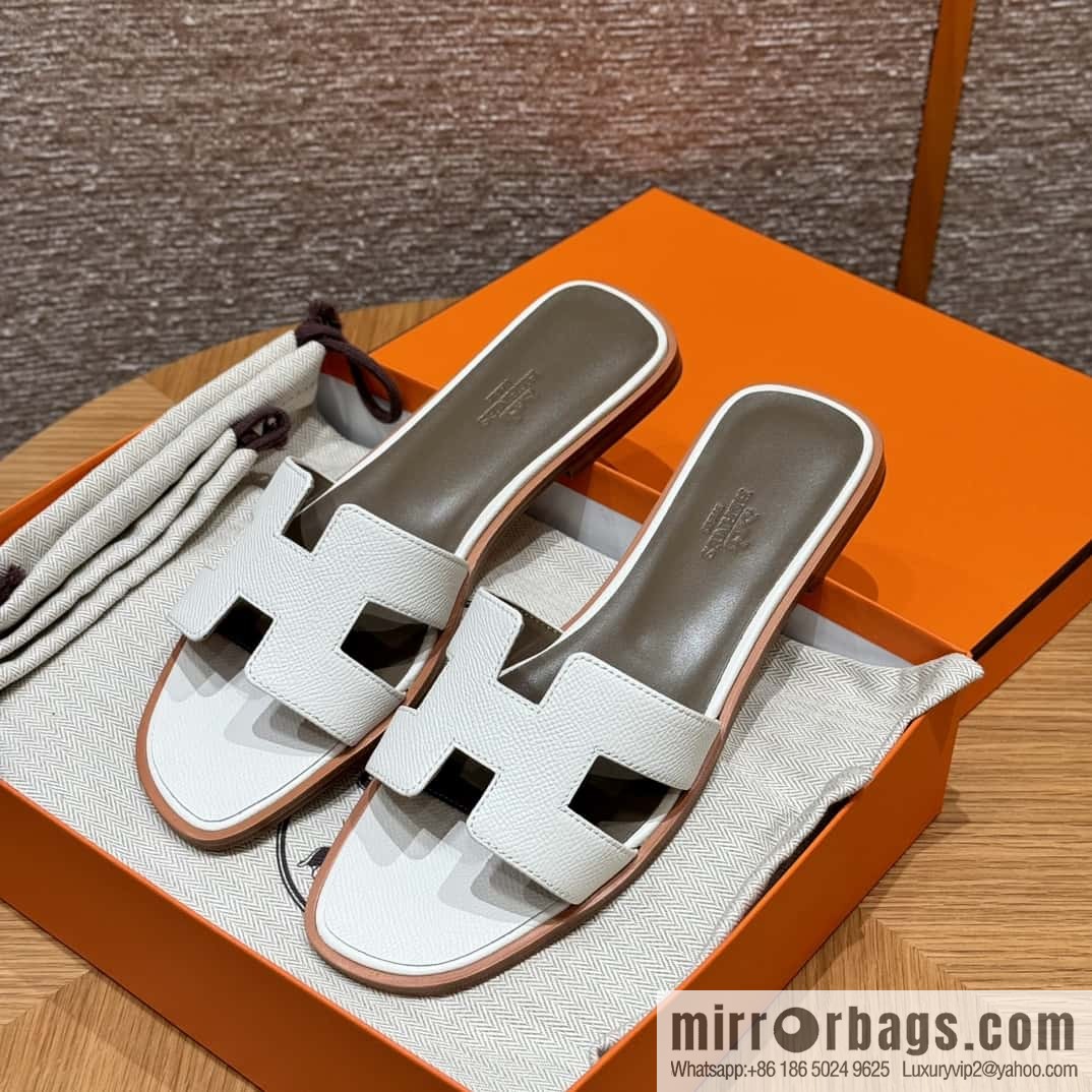HERMES 181 Oran Slippers 01/Blanc/Pure White Epsom/Palmprint