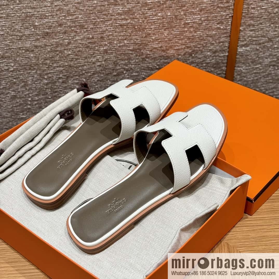 HERMES 181 Oran Slippers 01/Blanc/Pure White Epsom/Palmprint