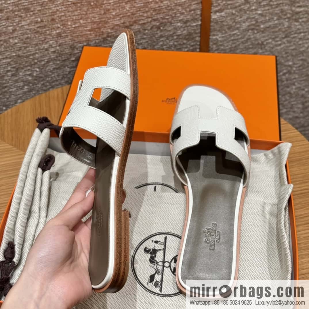 HERMES 181 Oran Slippers 01/Blanc/Pure White Epsom/Palmprint