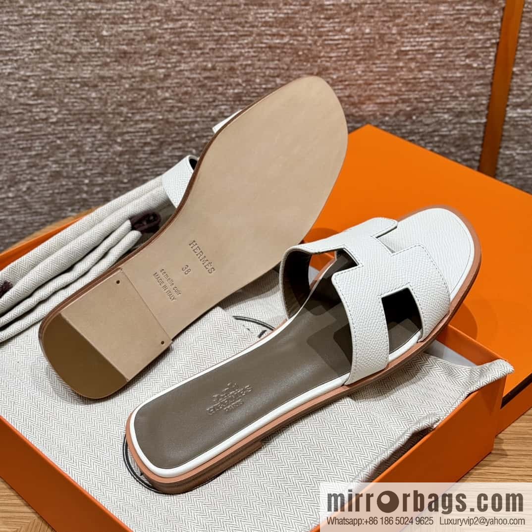HERMES 181 Oran Slippers 01/Blanc/Pure White Epsom/Palmprint