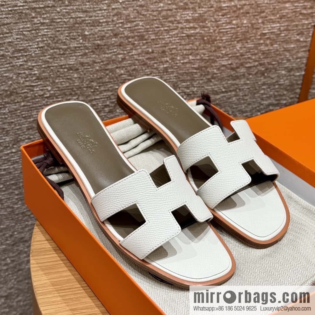 HERMES 181 Oran Slippers 01/Blanc/Pure White Epsom/Palmprint