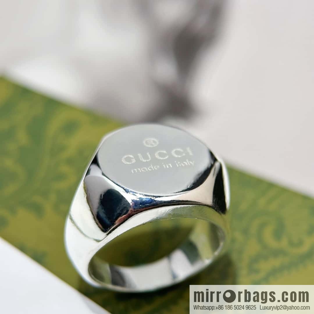❗️New ❗️ ☀ new Gucci glossy letter ring