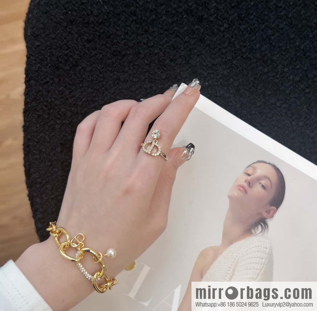 New ☑️ DIOR CD Pearl Chain Bracelet