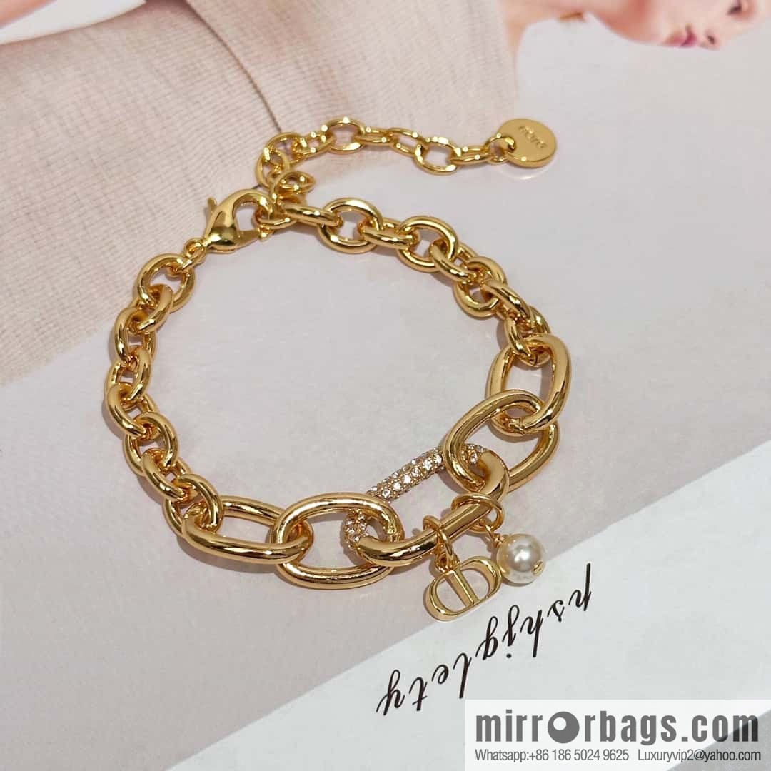 New ☑️ DIOR CD Pearl Chain Bracelet