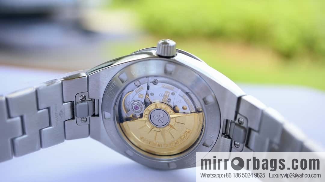 VC Vacheron Constantin's new Overseas vertical and horizontal series [Model] 4600V/4605v-200R/ACAL.1088/1 self-winding integrated movement