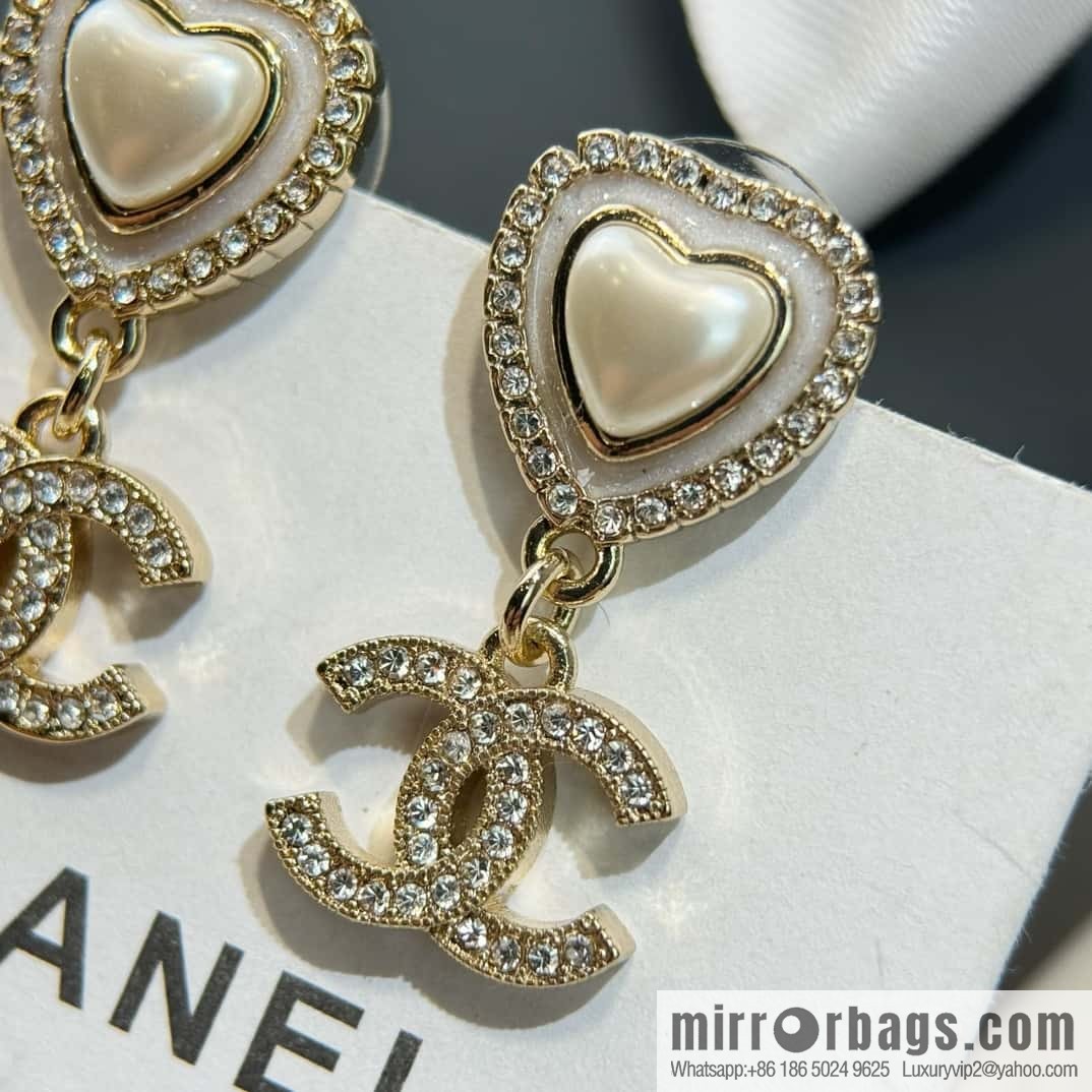 New ☑️ CHANEL double C peach heart love pearl earrings stud earrings c2