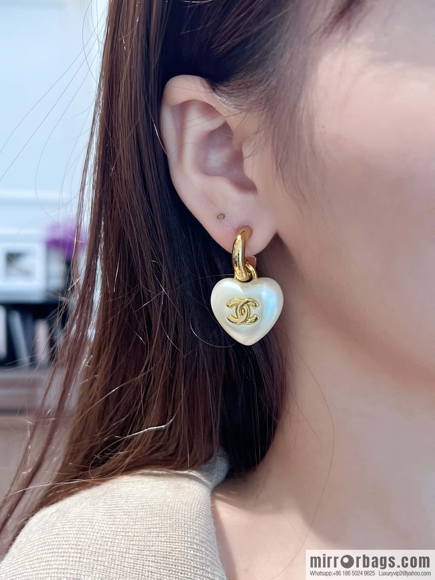 ❗️New ❗️☀️ new ☑️ chanel c2 double c peach heart love stud earrings ☀️