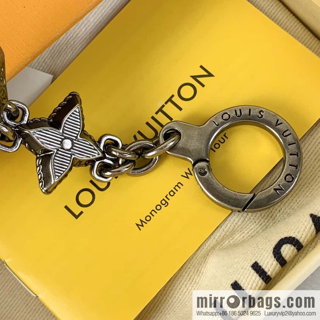 Lv's Crow Heart Chain, Versatile M02031 Season's New WESTERN Belt Chain and Bags