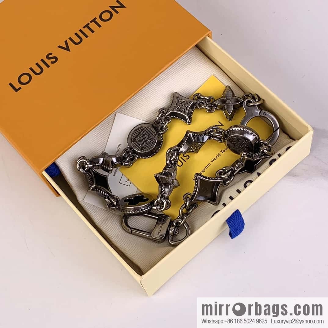 Lv's Crow Heart Chain, Versatile M02031 Season's New WESTERN Belt Chain and Bags
