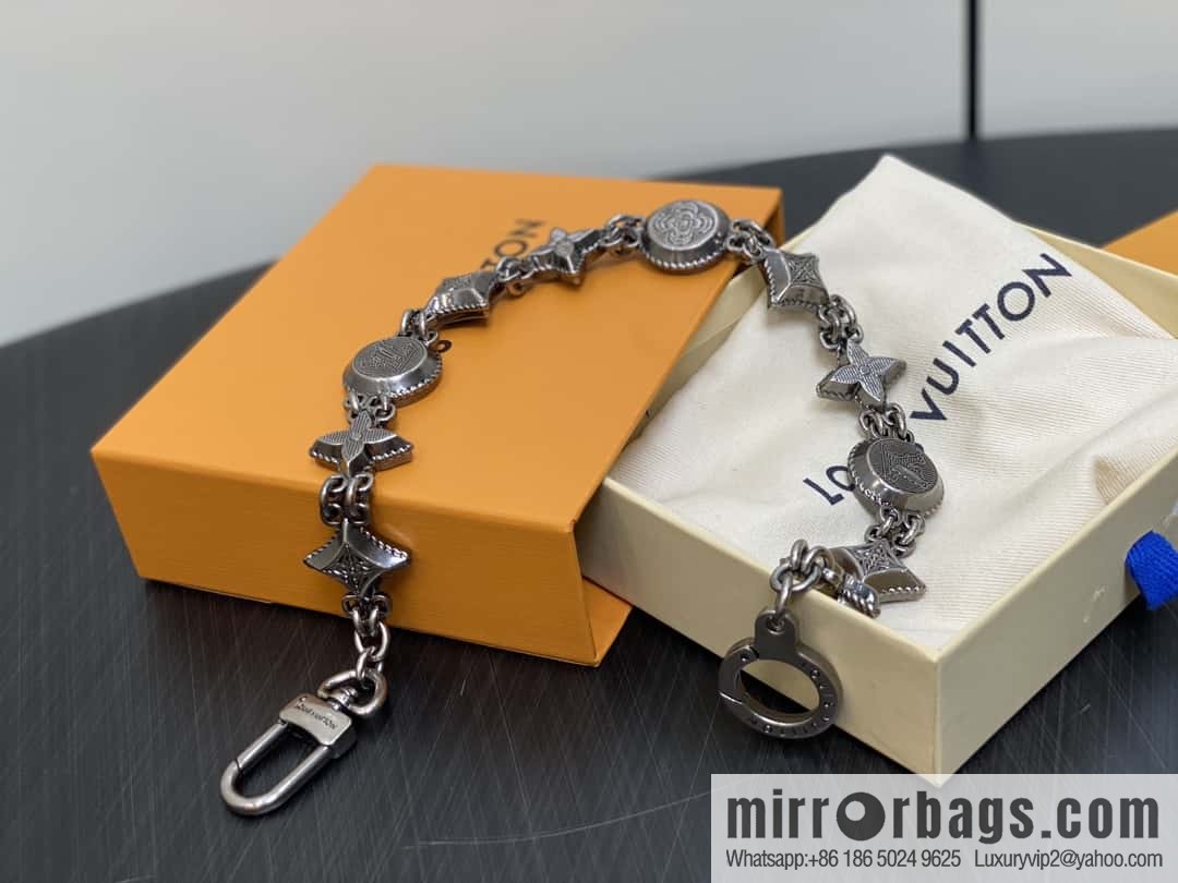 Lv's Crow Heart Chain, Versatile M02031 Season's New WESTERN Belt Chain and Bags