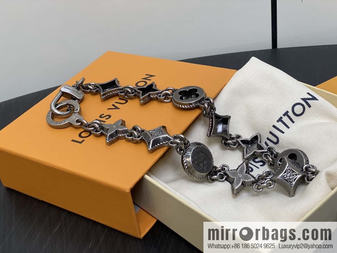Lv's Crow Heart Chain, Versatile M02031 Season's New WESTERN Belt Chain and Bags