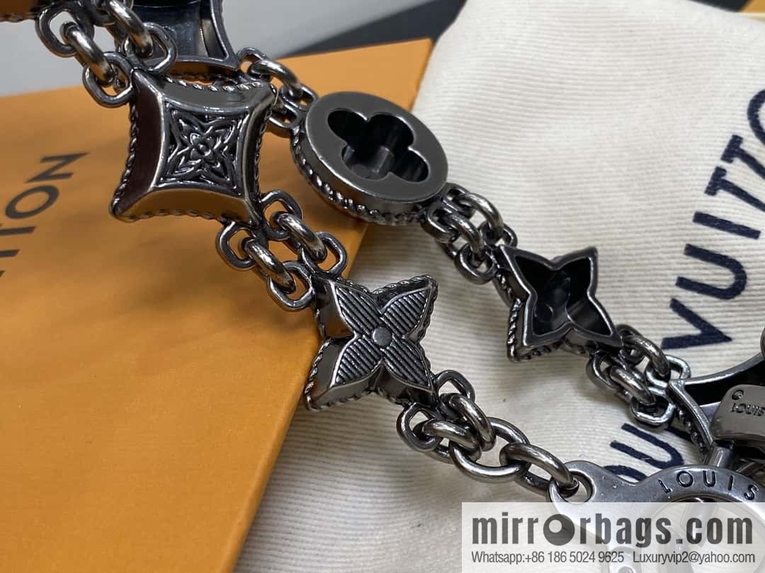 Lv's Crow Heart Chain, Versatile M02031 Season's New WESTERN Belt Chain and Bags