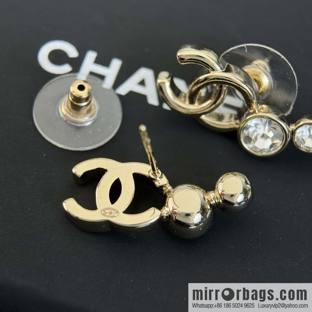 ❗️New ❗️ ☀️ new ☑️ Chanel double c rhinestone stud earrings ☀️
